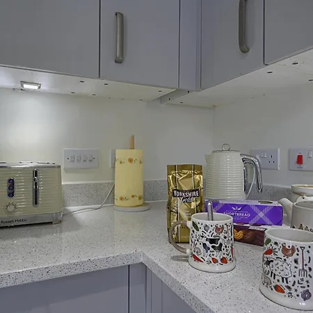 Apartment Stylish 3br Yorkshire Base For 6 With Parking Harrogate
