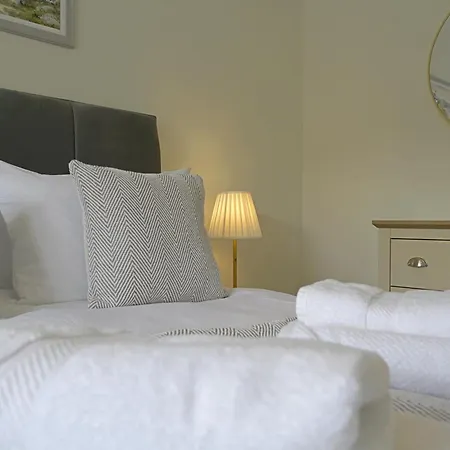 Apartment Stylish 3br Yorkshire Base For 6 With Parking *