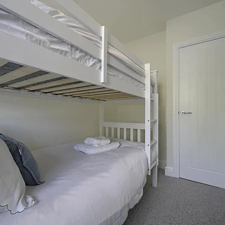Apartment Stylish 3br Yorkshire Base For 6 With Parking Harrogate