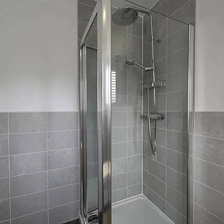 Stylish 3br Yorkshire Base For 6 With Parking