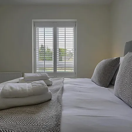 Apartment Stylish 3br Yorkshire Base For 6 With Parking