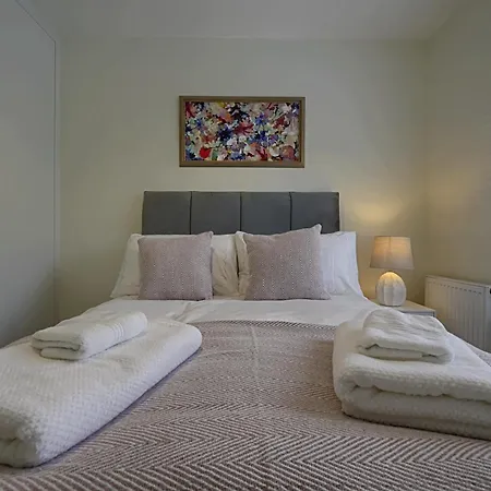 Stylish 3br Yorkshire Base For 6 With Parking