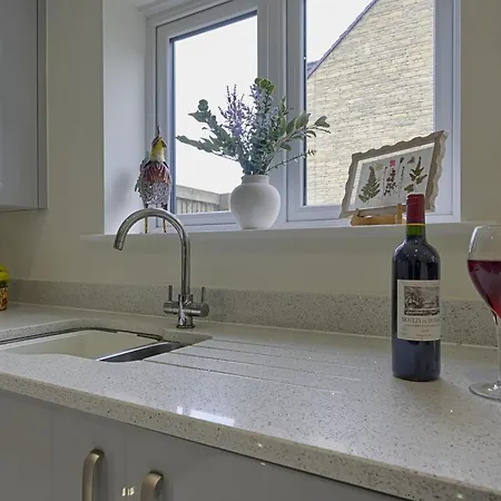 Apartment Stylish 3br Yorkshire Base For 6 With Parking *